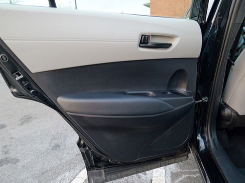 Used 2023 Toyota Corolla Cross L image 22