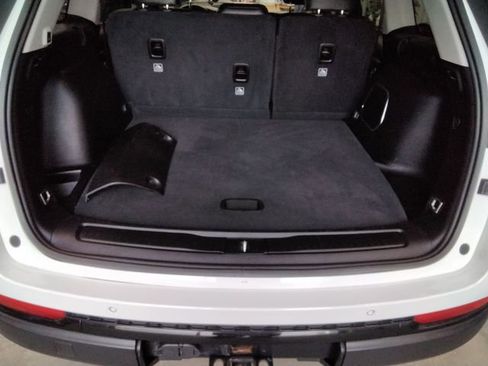 Used 2023 Jeep Grand Cherokee Limited w/ Luxury Tech Group II image 12