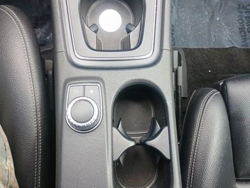 Used 2018 Mercedes-Benz GLA 250 4MATIC image 30