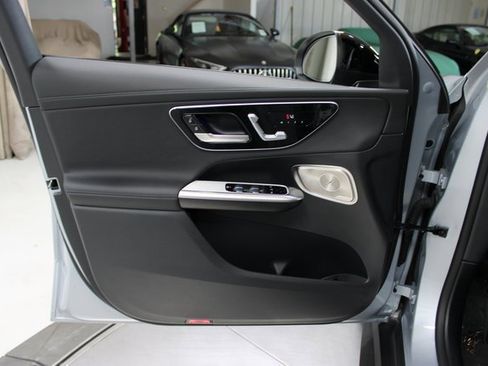 Used 2024 Mercedes-Benz GLC 300 image 41