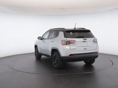 Used 2024 Jeep Compass Latitude w/ Sun and Sound Group image 25