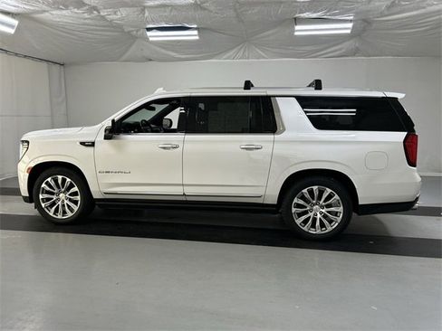 Used 2022 GMC Yukon XL Denali w/ Max Trailering Package image 6