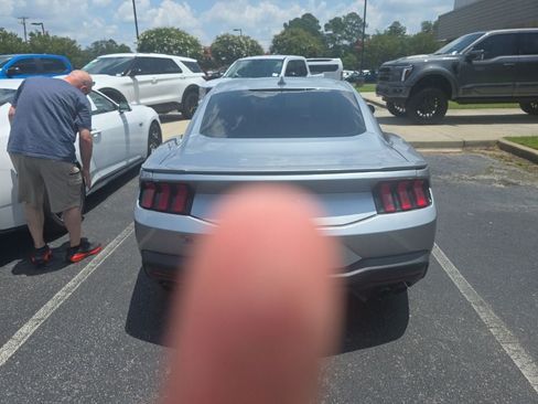 Used 2024 Ford Mustang GT Premium RWD image 9