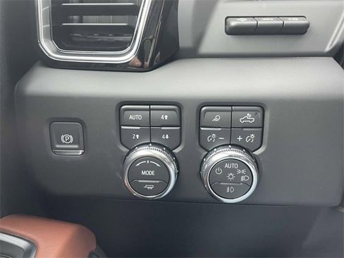 New 2026 GMC Sierra 2500 Denali Ultimate image 18