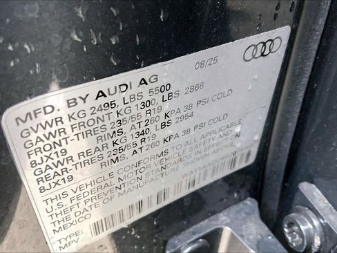 Used 2025 Audi Q5 Premium w/ Convenience Package image 32