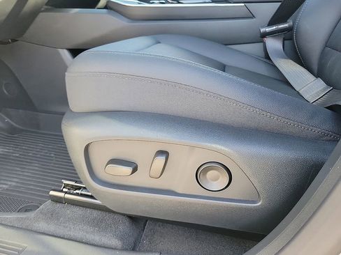 Used 2026 Chevrolet Equinox LT w/ Convenience Package II image 12