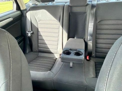 Used 2019 Ford Fusion SE FWD image 30