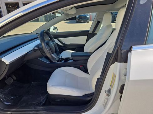 Used 2018 Tesla Model 3 Mid Range image 10