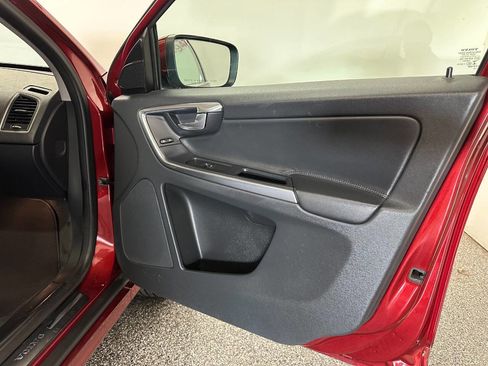 Used 2015 Volvo XC60 T6 image 21