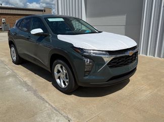 New 2026 Chevrolet Trax LS w/ LS Convenience Package FWD video 1