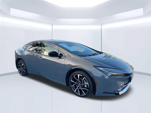 Used 2023 Toyota Prius Prime FWD image 7