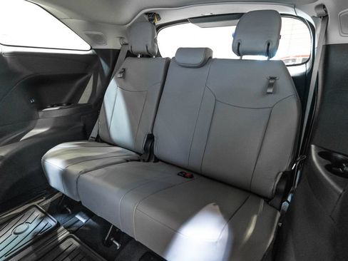 Certified 2025 Toyota Sienna XLE w/ XLE Plus Package FWD image 38