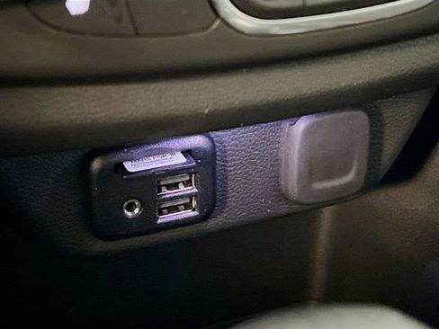 Used 2023 Chevrolet Traverse RS image 20