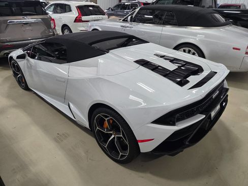 Used 2024 Lamborghini Huracan EVO image 7