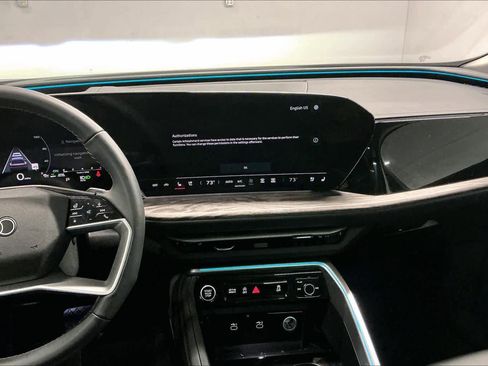 Used 2025 Audi Q5 Premium Plus w/ Premium Plus image 9