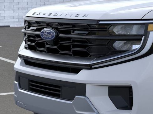 New 2026 Ford Expedition Platinum image 17