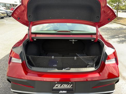 Used 2024 Hyundai Elantra SEL FWD image 15