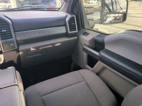 Used 2019 Ford F250 XLT w/ FX4 Off-Road Package image 16