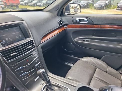 Used 2013 Lincoln MKT AWD image 13