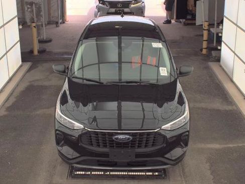 Used 2025 Ford Escape Active w/ Cold Weather Package FWD image 7