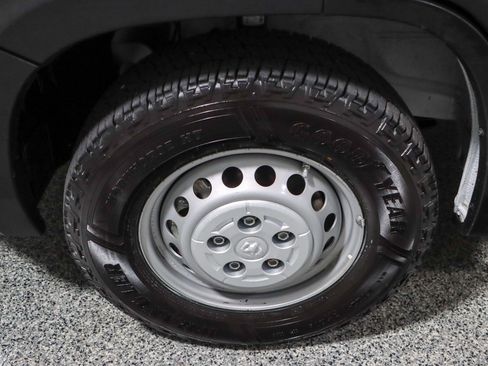 Used 2024 RAM ProMaster 2500 w/ Convenience Group FWD image 11