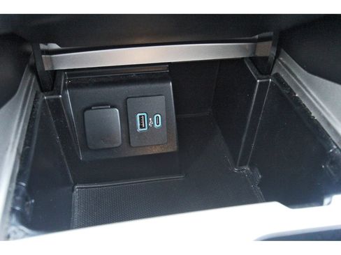 Used 2020 Ford Explorer XLT AWD/4WD image 29