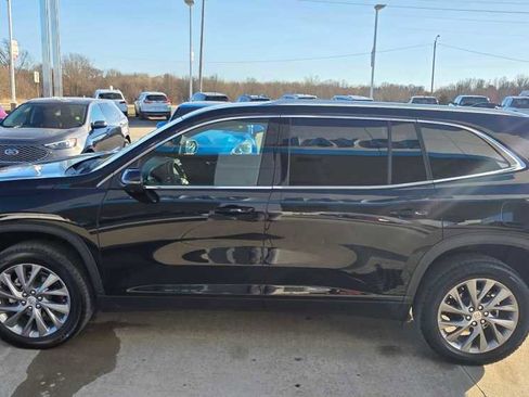 Used 2025 Buick Enclave Preferred image 5