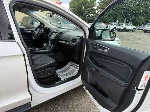 Used 2018 Ford Edge Titanium w/ Technology Package AWD/4WD image 18