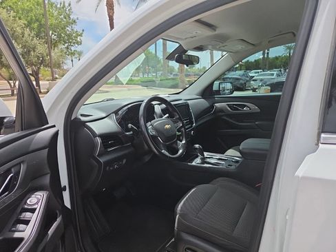 Used 2018 Chevrolet Traverse LT FWD image 5