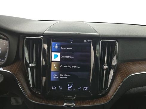 Used 2021 Volvo XC60 T5 Momentum image 11