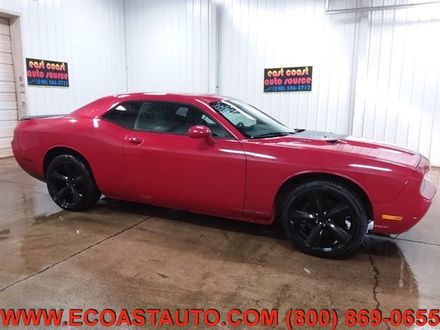 Used 2012 Dodge Challenger R/T RWD image 2