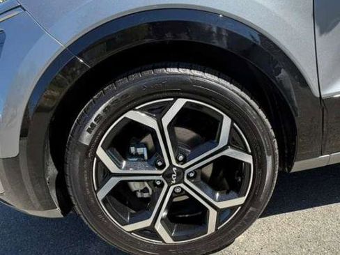 Used 2023 Kia Niro EX Touring FWD image 3
