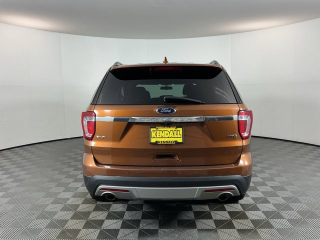 Used 2017 Ford Explorer XLT AWD/4WD image 6