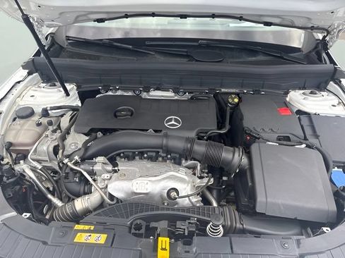 Used 2023 Mercedes-Benz GLB 250 4MATIC w/ Premium Package image 32