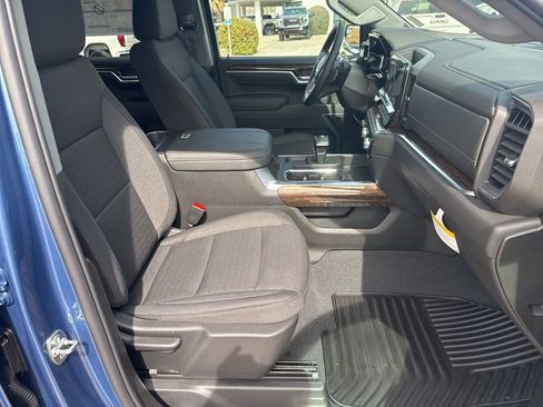 New 2026 GMC Sierra 1500 Elevation image 17