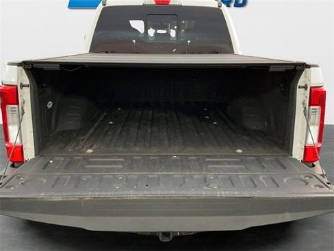 Used 2018 Ford F250 Lariat w/ Chrome Package image 11
