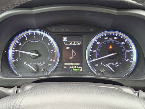 Used 2019 Toyota Highlander Limited Platinum FWD image 19