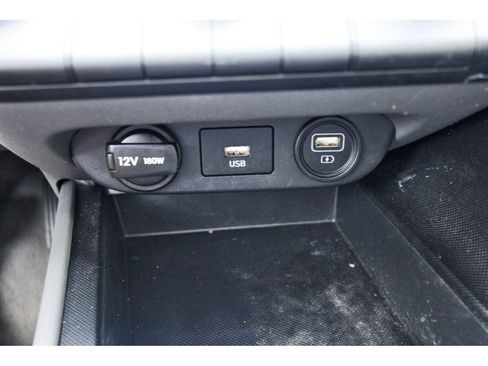Used 2023 Hyundai Elantra SE FWD image 27
