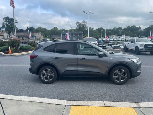 Used 2025 Ford Escape ST-Line Select AWD/4WD image 6