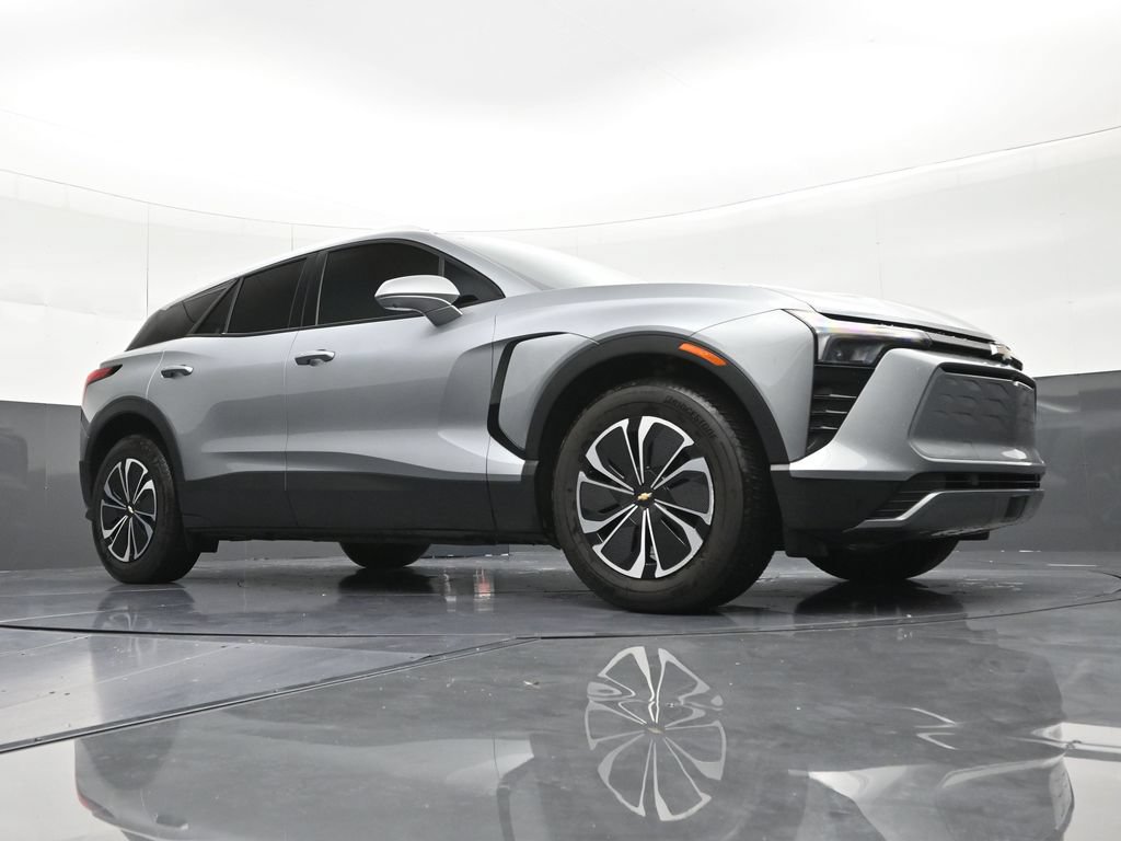 Used 2024 Chevrolet Blazer EV LT AWD/4WD image 29