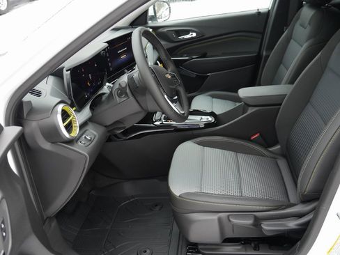 New 2026 Chevrolet Trax LT w/ Driver Confidence Package image 8