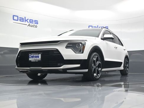 Certified 2023 Kia Niro EX Touring image 40