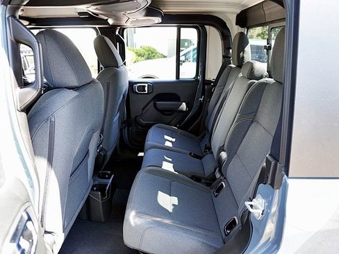 New 2025 Jeep Gladiator Willys image 23