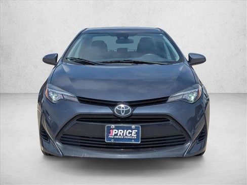 Used 2018 Toyota Corolla LE FWD image 2