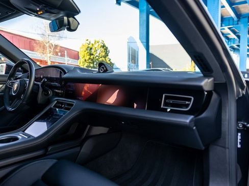 Used 2025 Porsche Cayenne S image 32