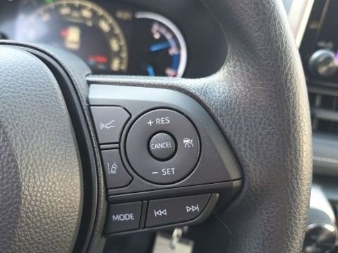 Used 2025 Toyota RAV4 LE image 18