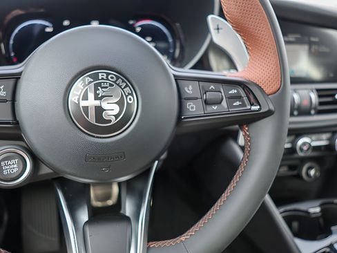 New 2025 Alfa Romeo Giulia w/ Driving Assist Package RWD image 13