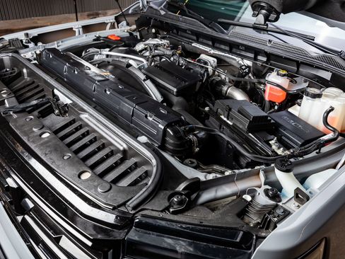 Used 2024 GMC Sierra 2500 AT4X image 40