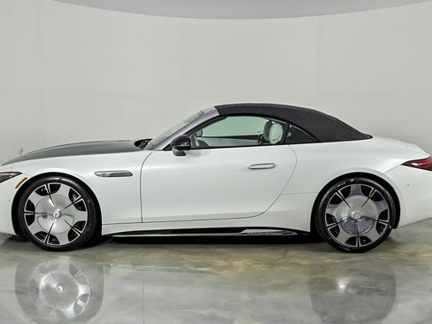 Used 2026 Mercedes-Benz Maybach SL 680 image 34
