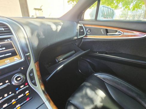 Used 2016 Lincoln MKX Select w/ Select Plus Package FWD image 24